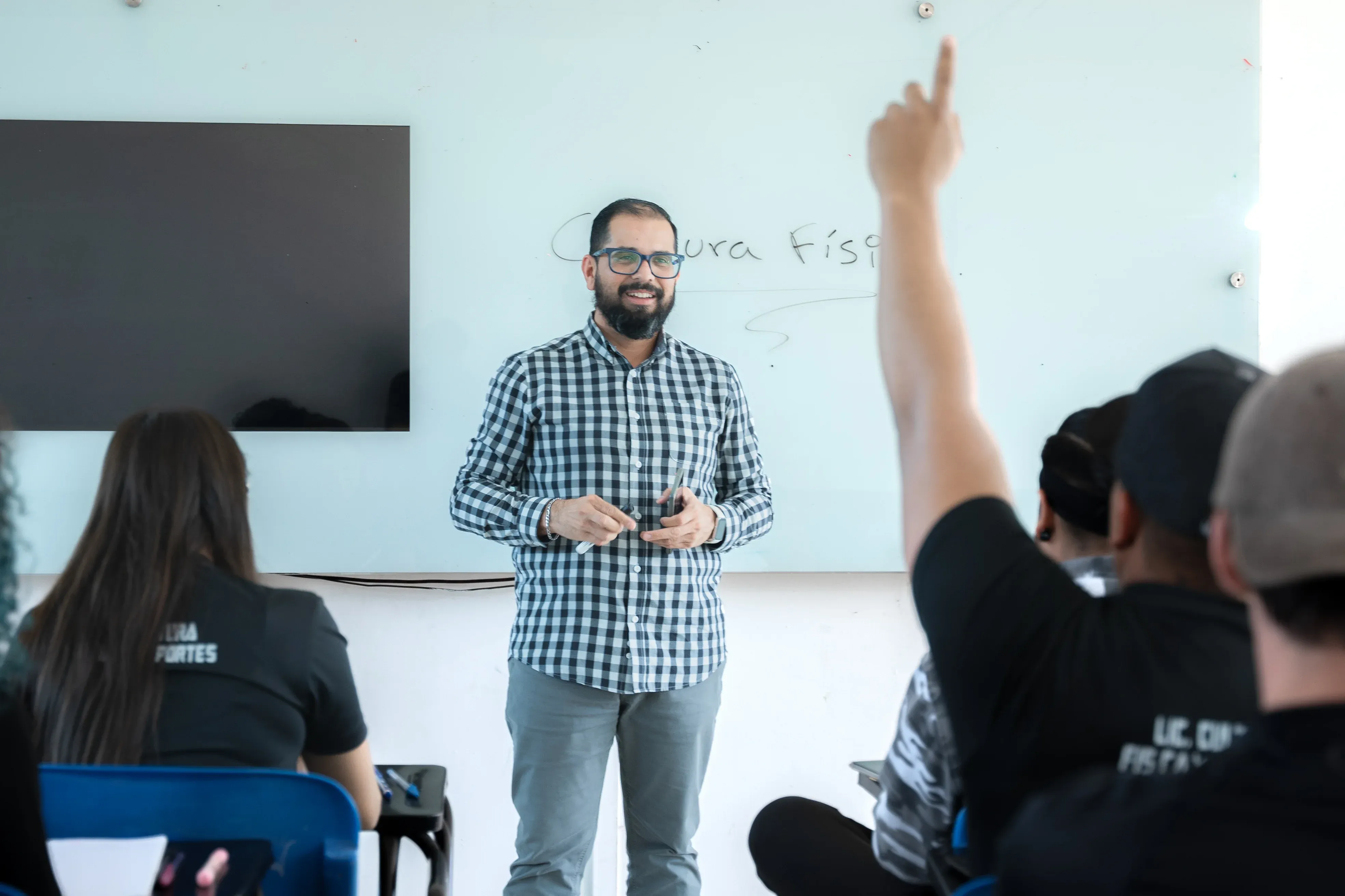 Ilustración para: ¿Por qué estudiar un programa presencial en UTEG?